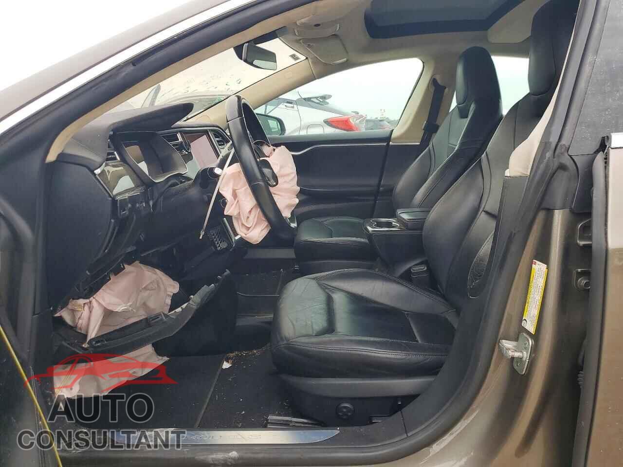 TESLA MODEL S 2015 - 5YJSA1E25FF110879
