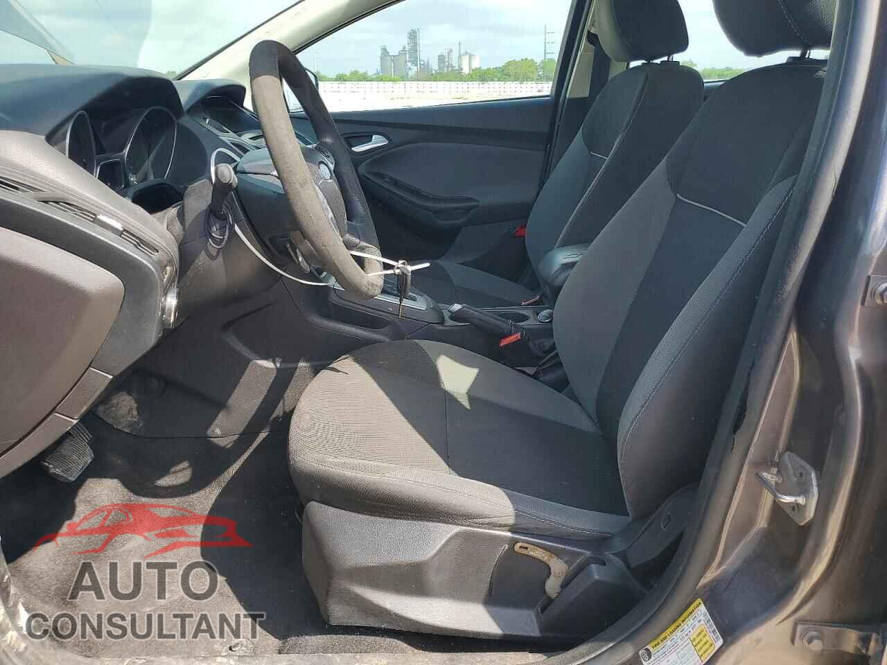 FORD FOCUS 2014 - 1FADP3F2XEL124568
