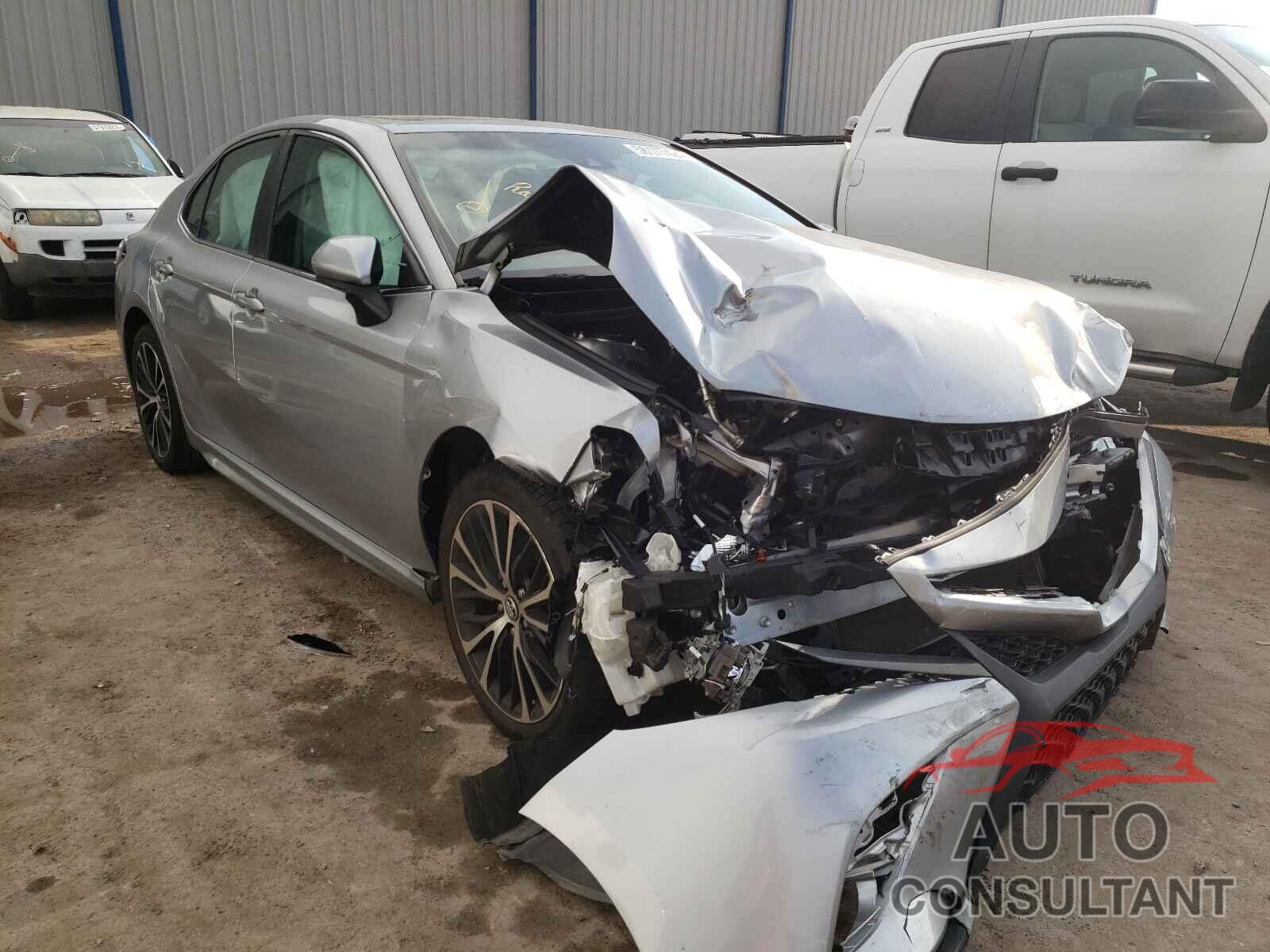 TOYOTA CAMRY 2018 - 4T1B11HK5JU076336