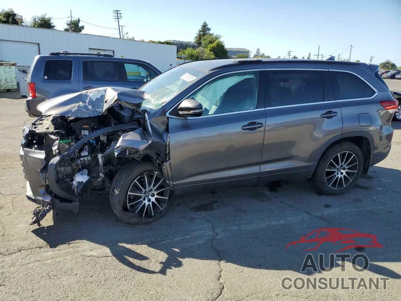 TOYOTA HIGHLANDER 2018 - 5TDJZRFH7JS543971