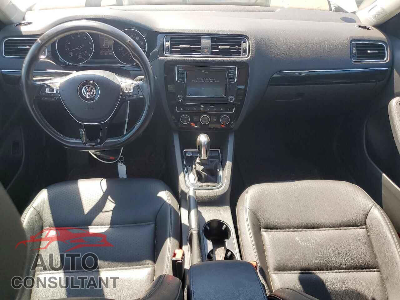 VOLKSWAGEN JETTA 2017 - 3VWL17AJ7HM399019
