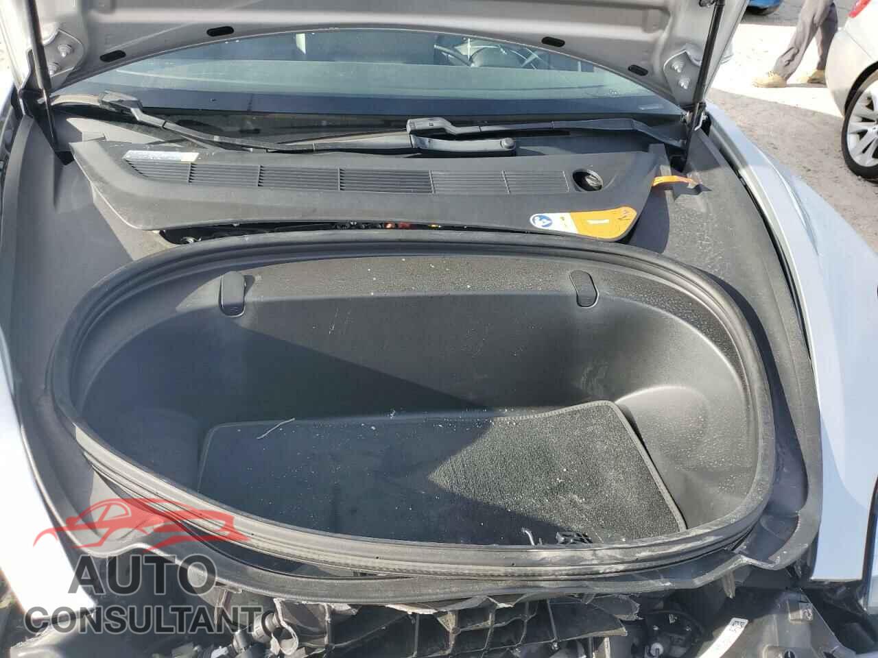 TESLA MODEL 3 2018 - 5YJ3E1EA9JF019106