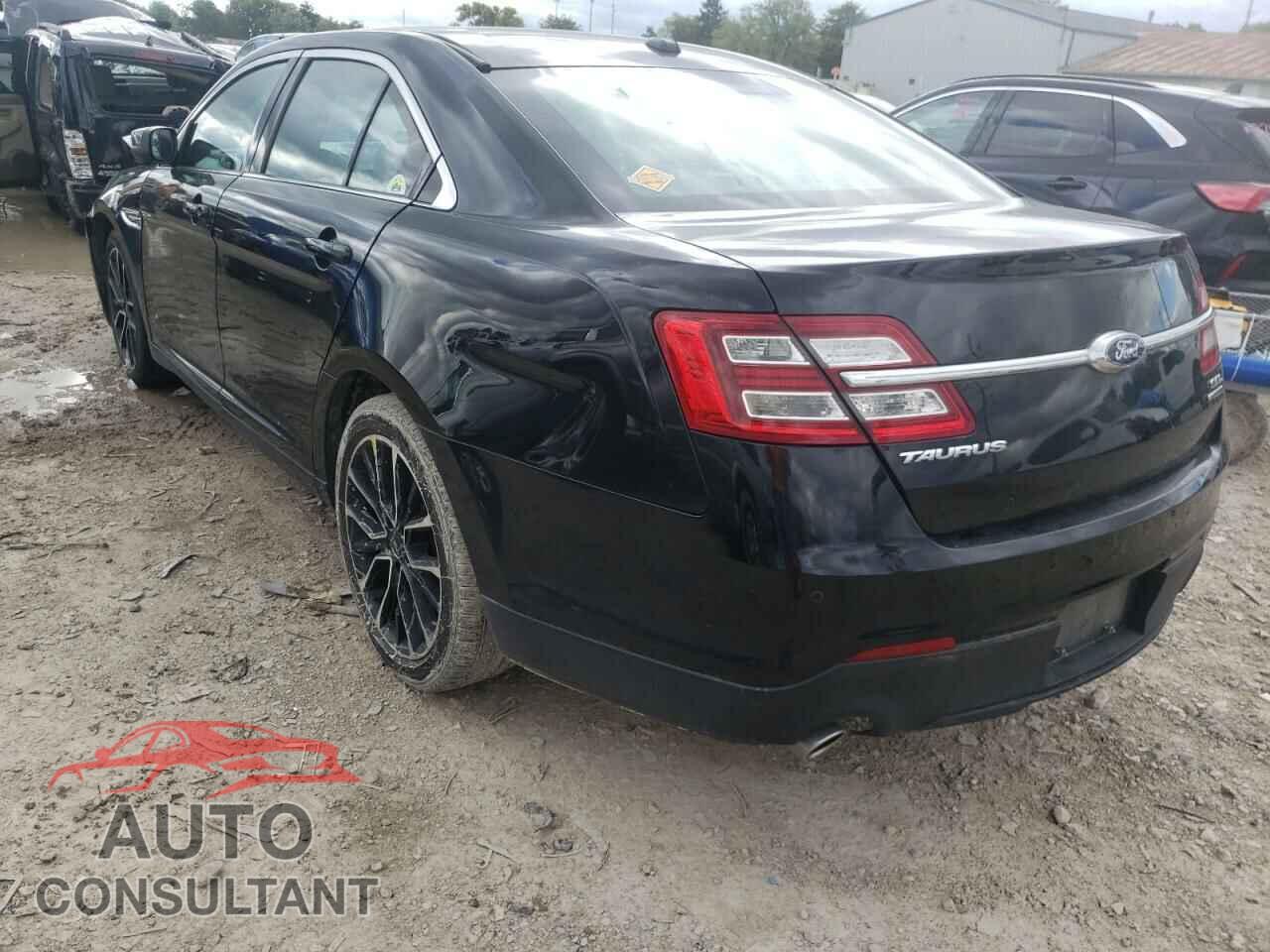 FORD TAURUS 2018 - 1FAHP2E88JG142197