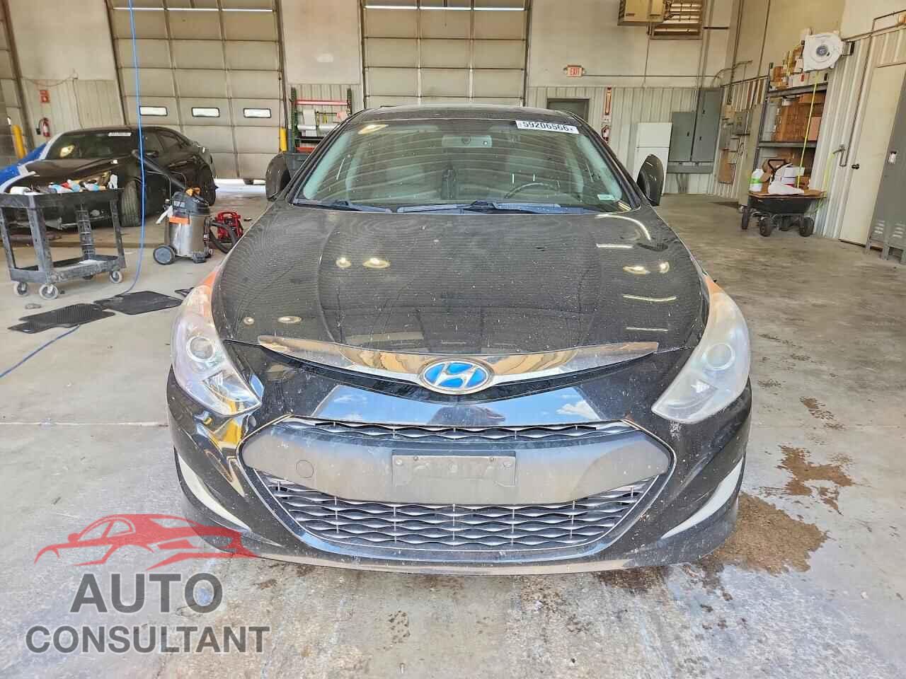 HYUNDAI SONATA 2012 - KMHEC4A43CA048298