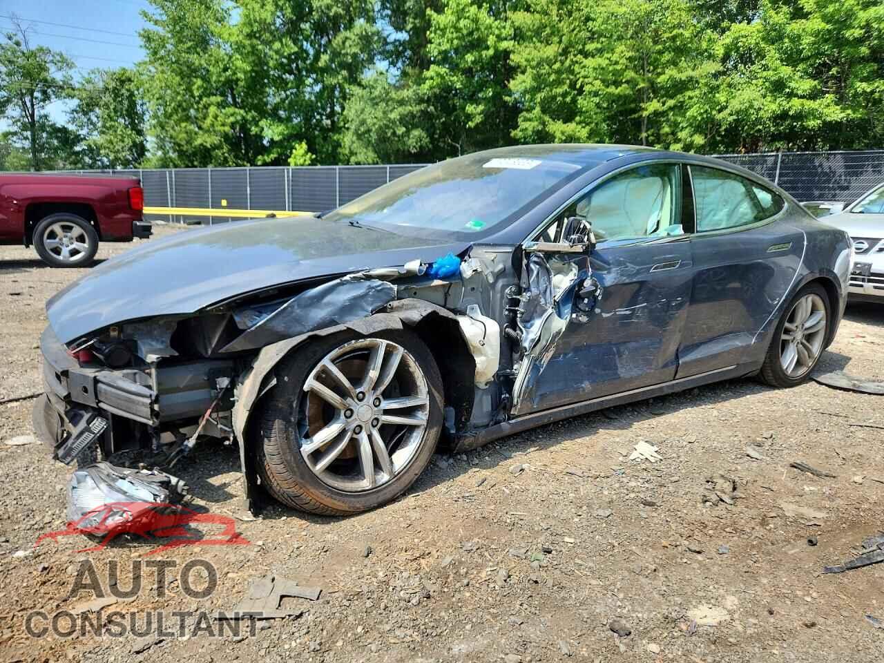 TESLA MODEL S 2013 - 5YJSA1DN6DFP12652