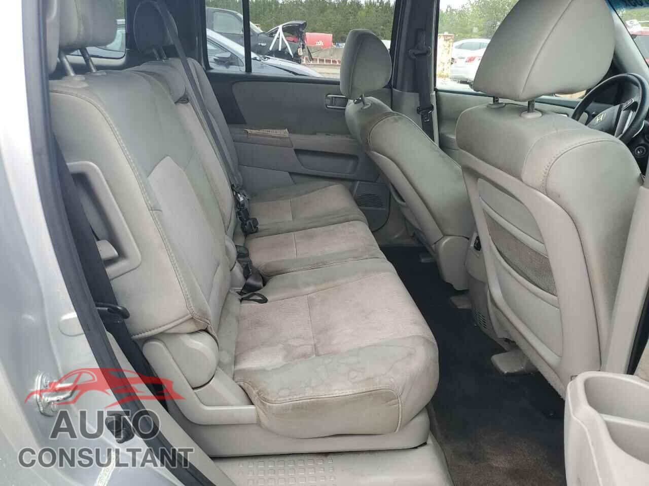 HONDA PILOT 2011 - 5FNYF3H40BB015242