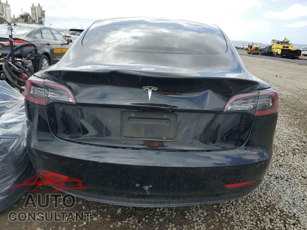 TESLA MODEL 3 2021 - 5YJ3E1EA4MF875501