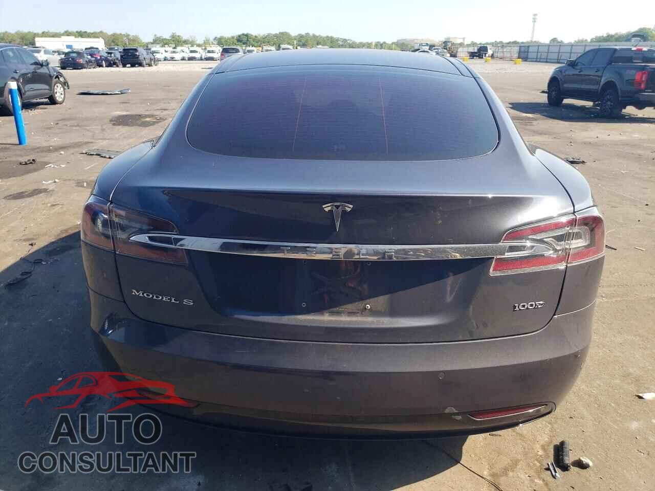 TESLA MODEL S 2018 - 5YJSA1E28JF265290