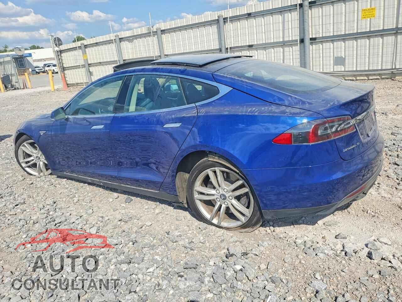TESLA MODEL S 2015 - 5YJSA1E23FF106586
