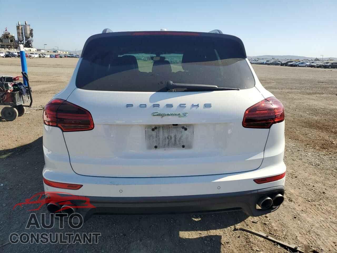 PORSCHE CAYENNE 2017 - WP1AE2A23HLA75138