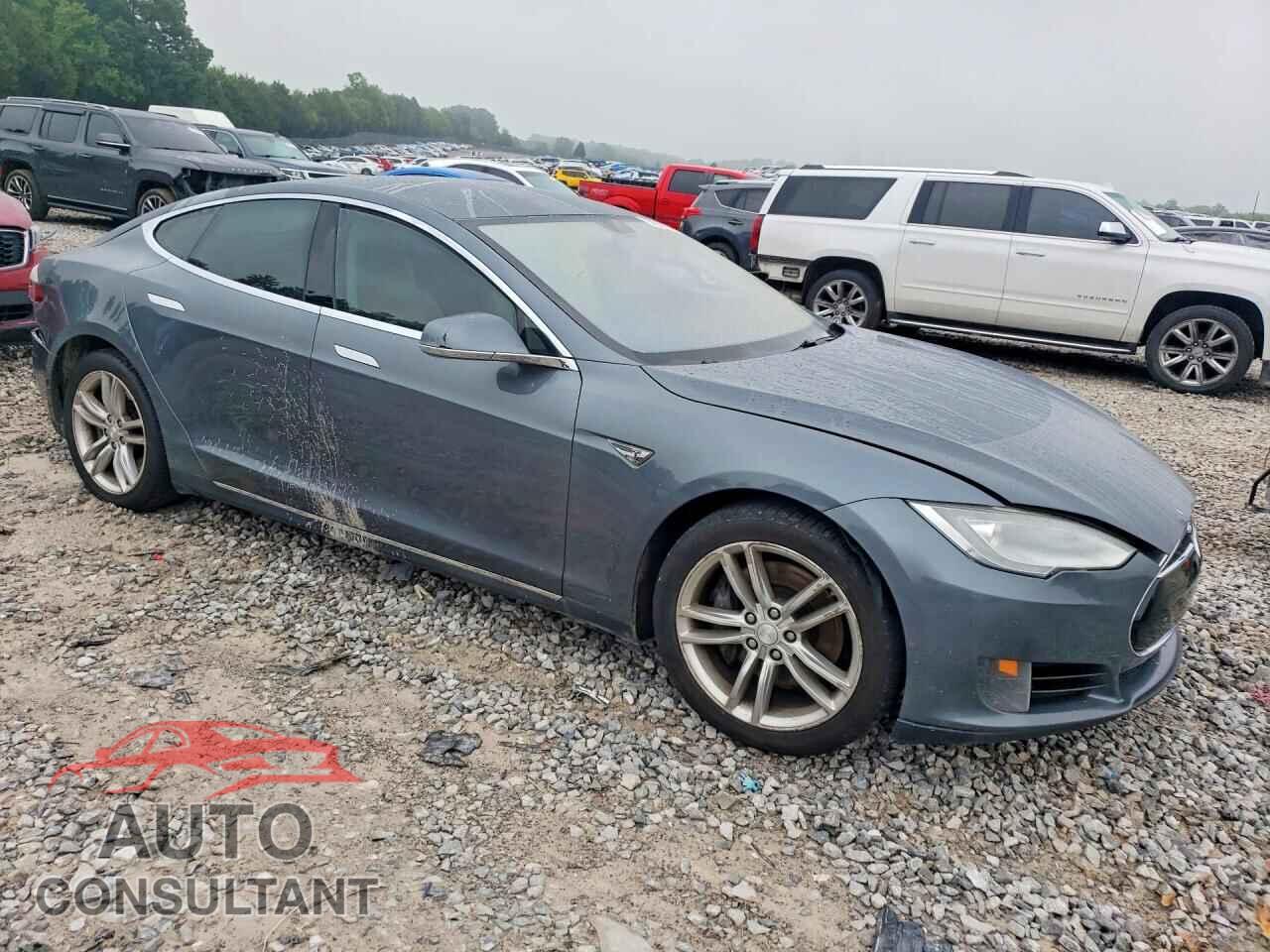 TESLA MODEL S 2013 - 5YJSA1AC2DFP10190