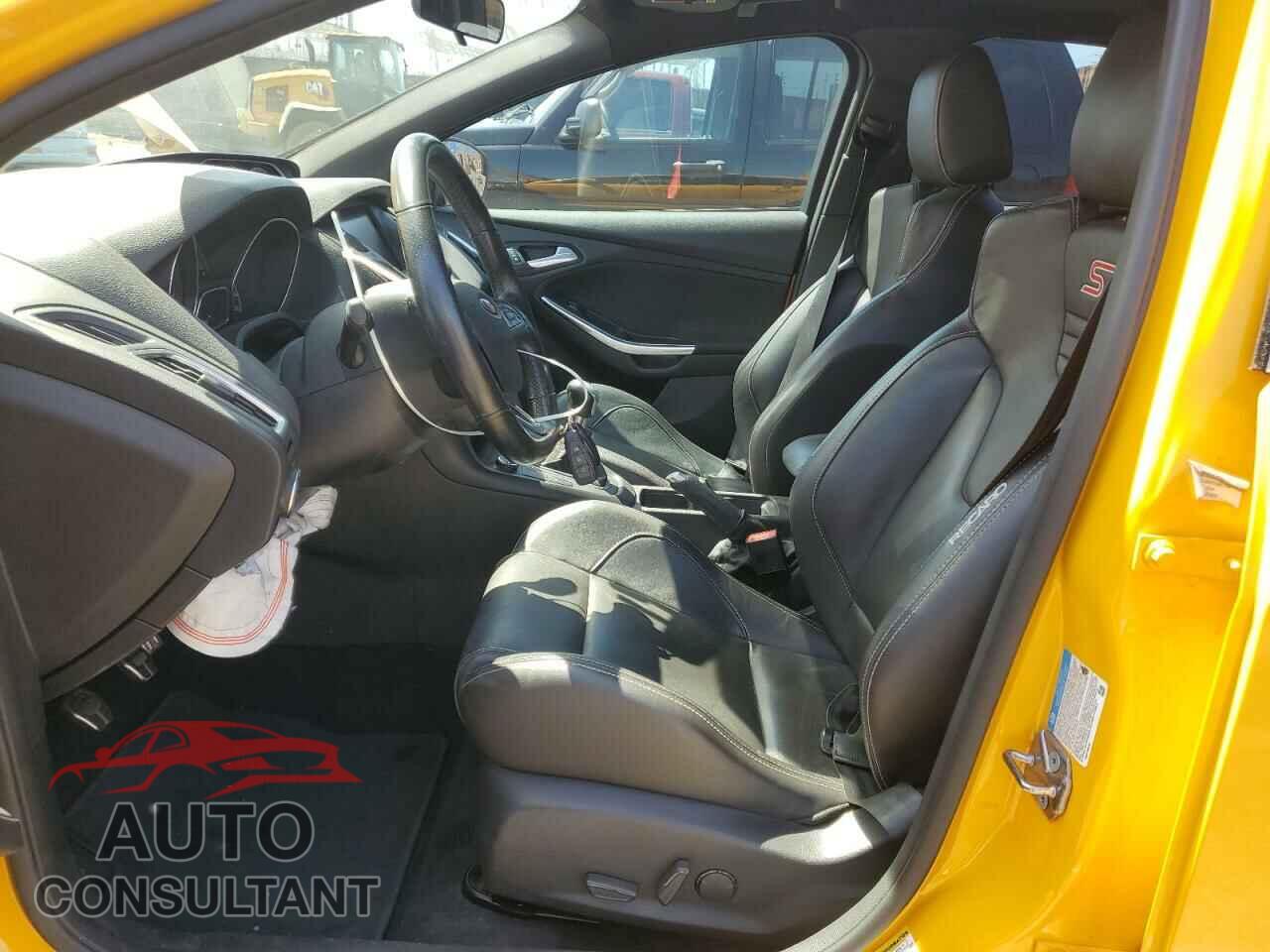 FORD FOCUS 2015 - 1FADP3L9XFL261738