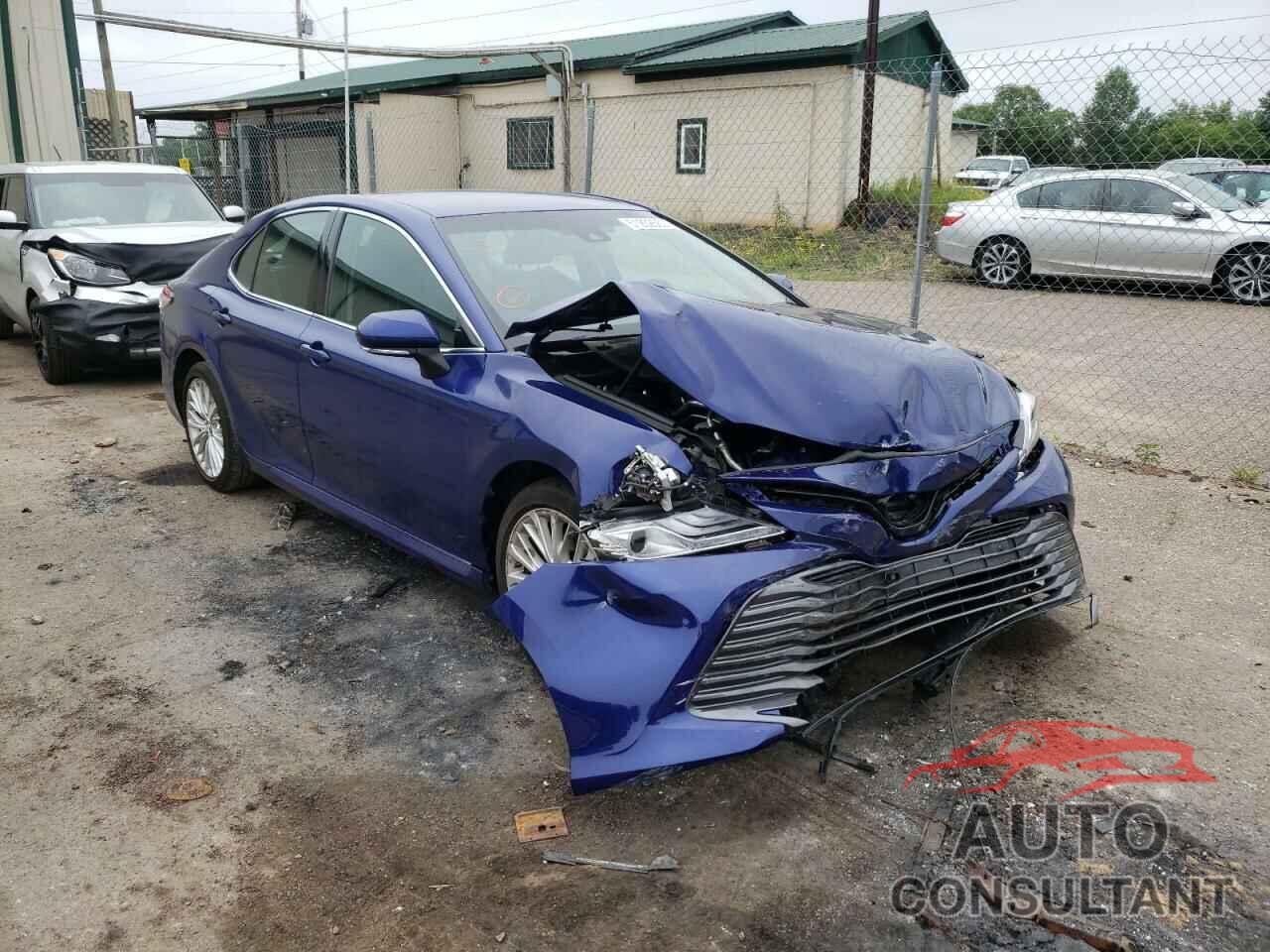 TOYOTA CAMRY 2018 - 4T1B11HK7JU504360