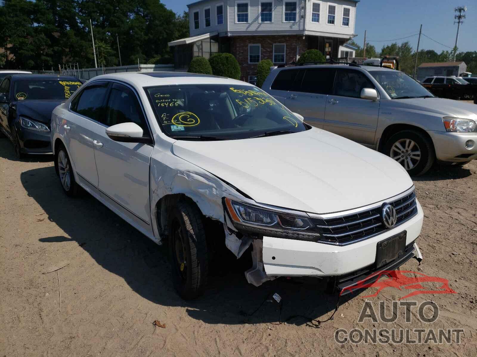 VOLKSWAGEN PASSAT 2017 - 1VWGT7A30HC051819