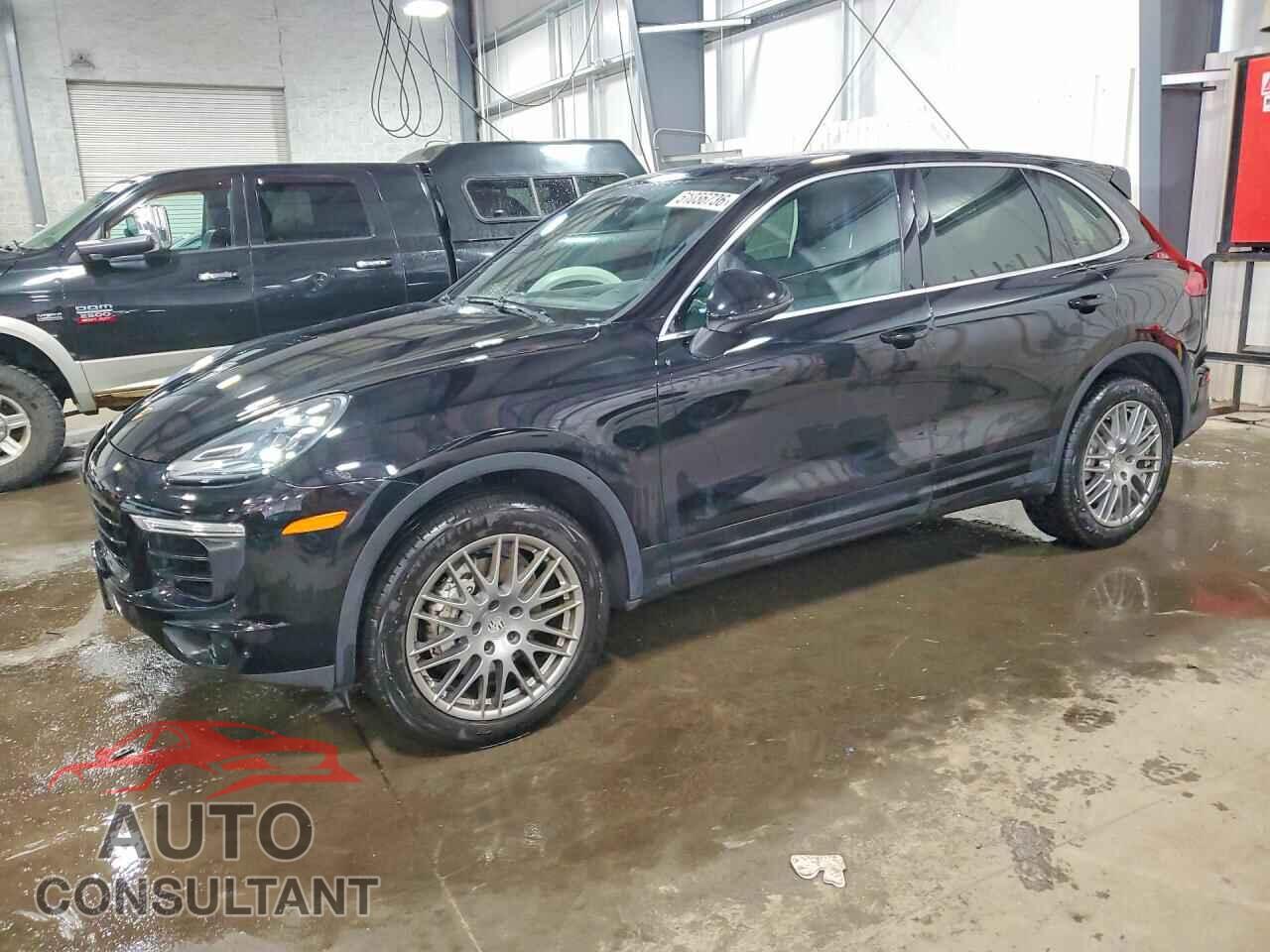 PORSCHE CAYENNE 2017 - WP1AB2A25HLA53361