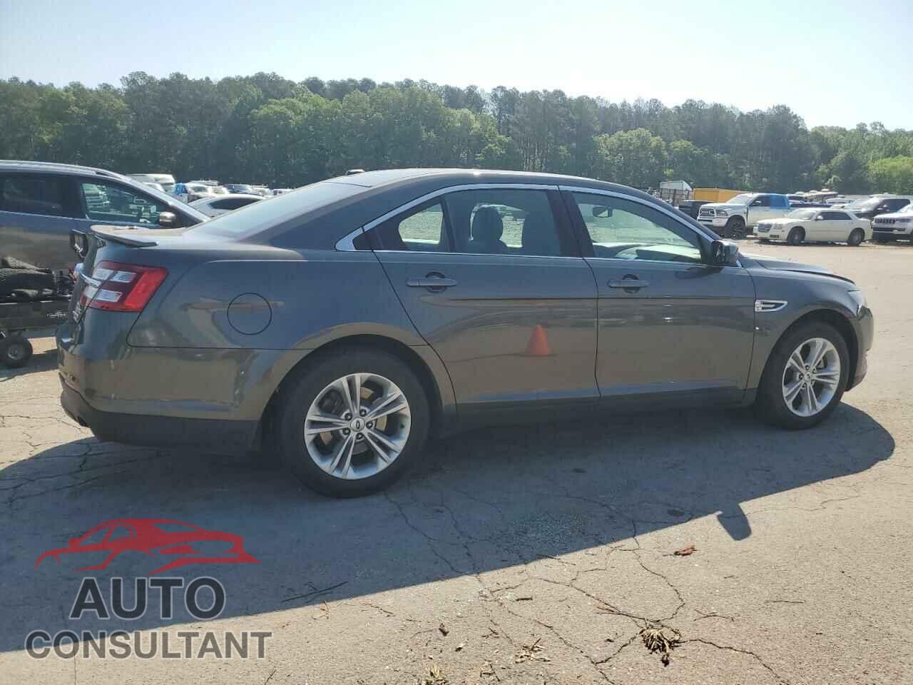 FORD TAURUS 2018 - 1FAHP2E84JG127616
