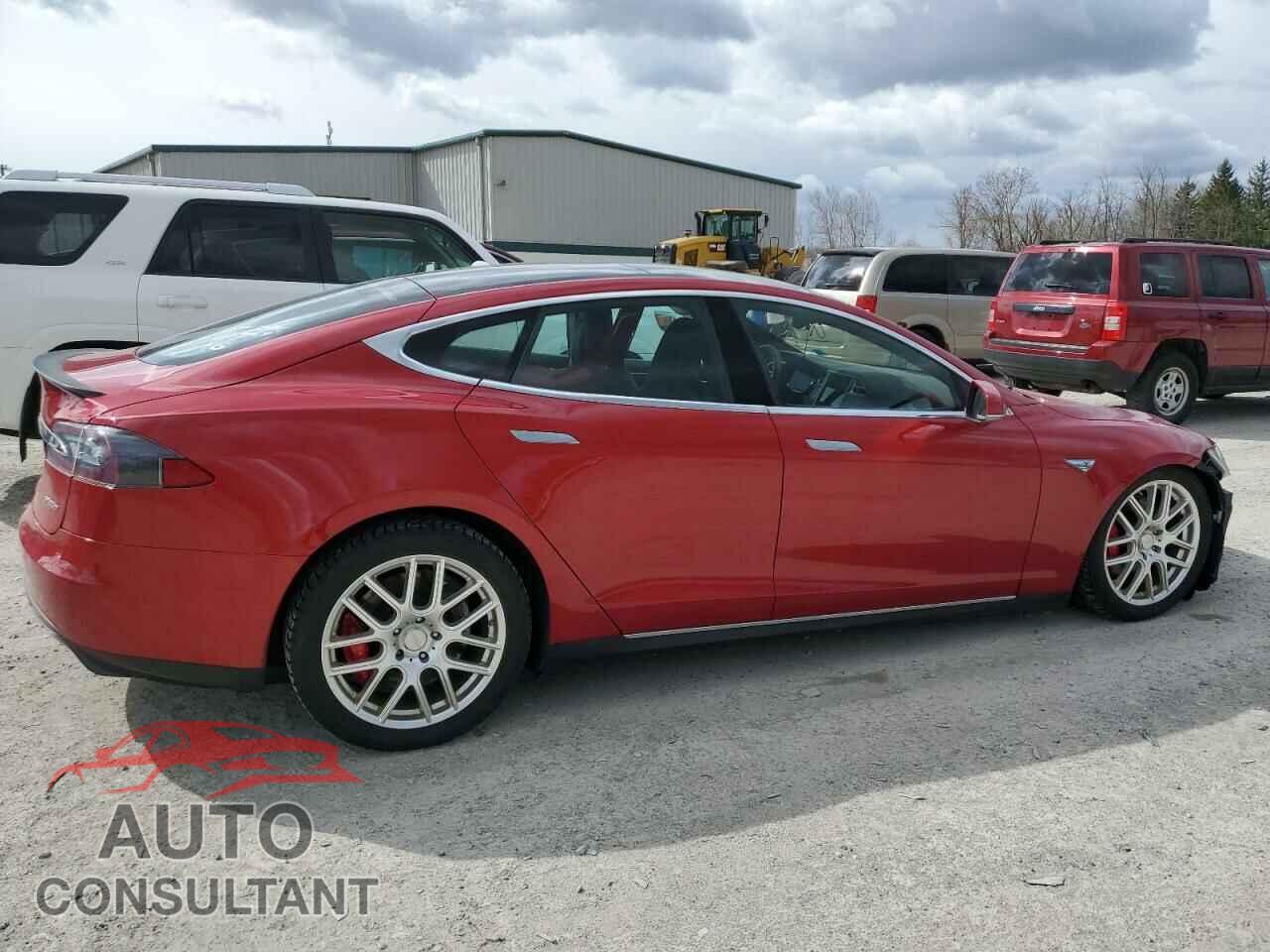 TESLA MODEL S 2015 - 5YJSA1E47FF113946