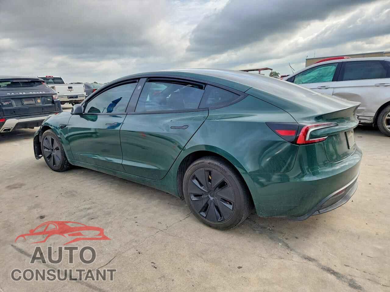 TESLA MODEL 3 2024 - 5YJ3E1EB3RF740302