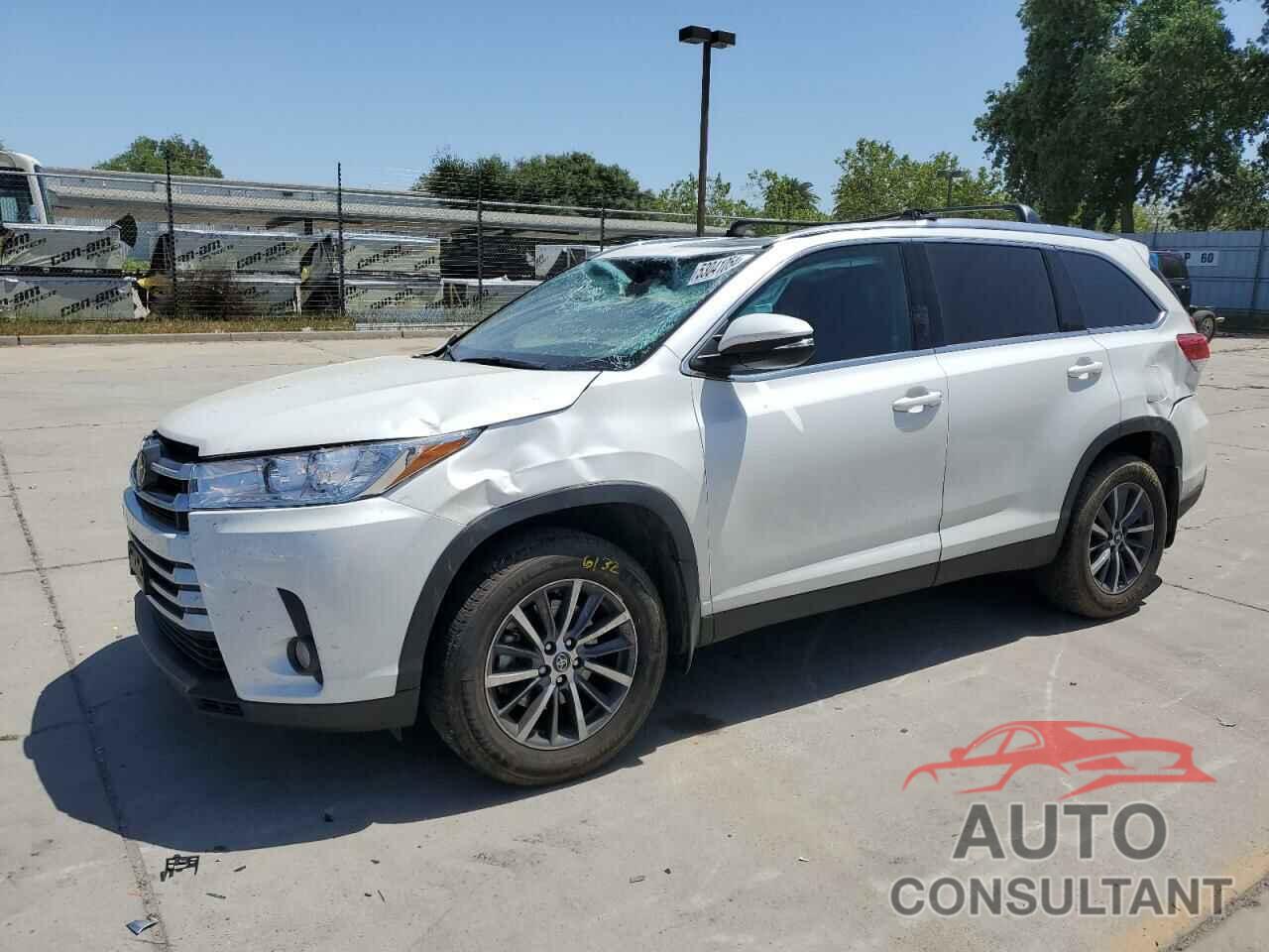 TOYOTA HIGHLANDER 2019 - 5TDJZRFH3KS624841