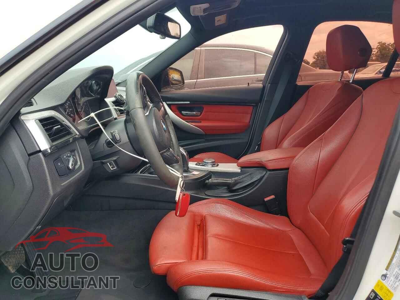 BMW 3 SERIES 2016 - WBA8E3G59GNU03217