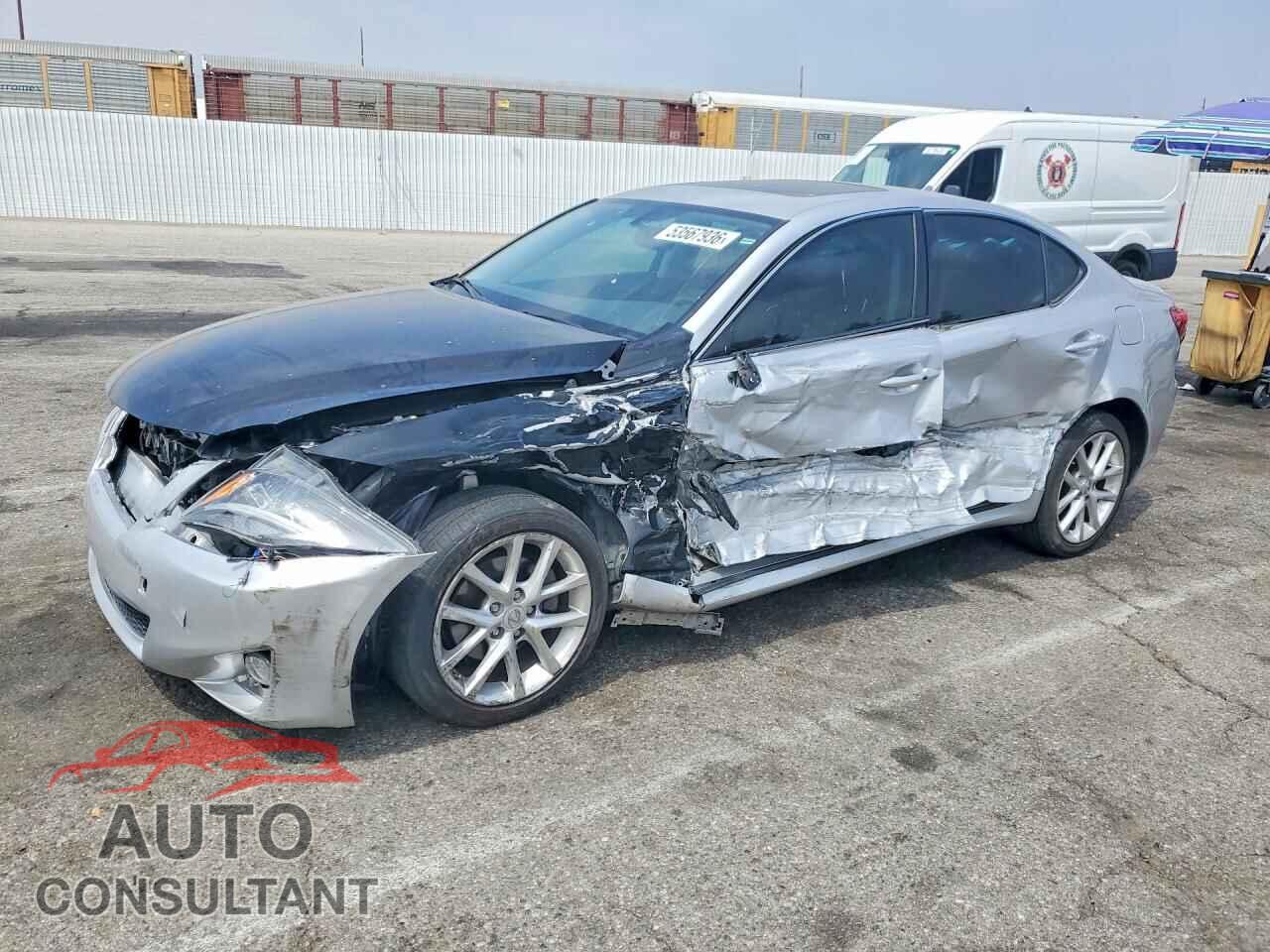 LEXUS IS 2011 - JTHCF5C28B5045827