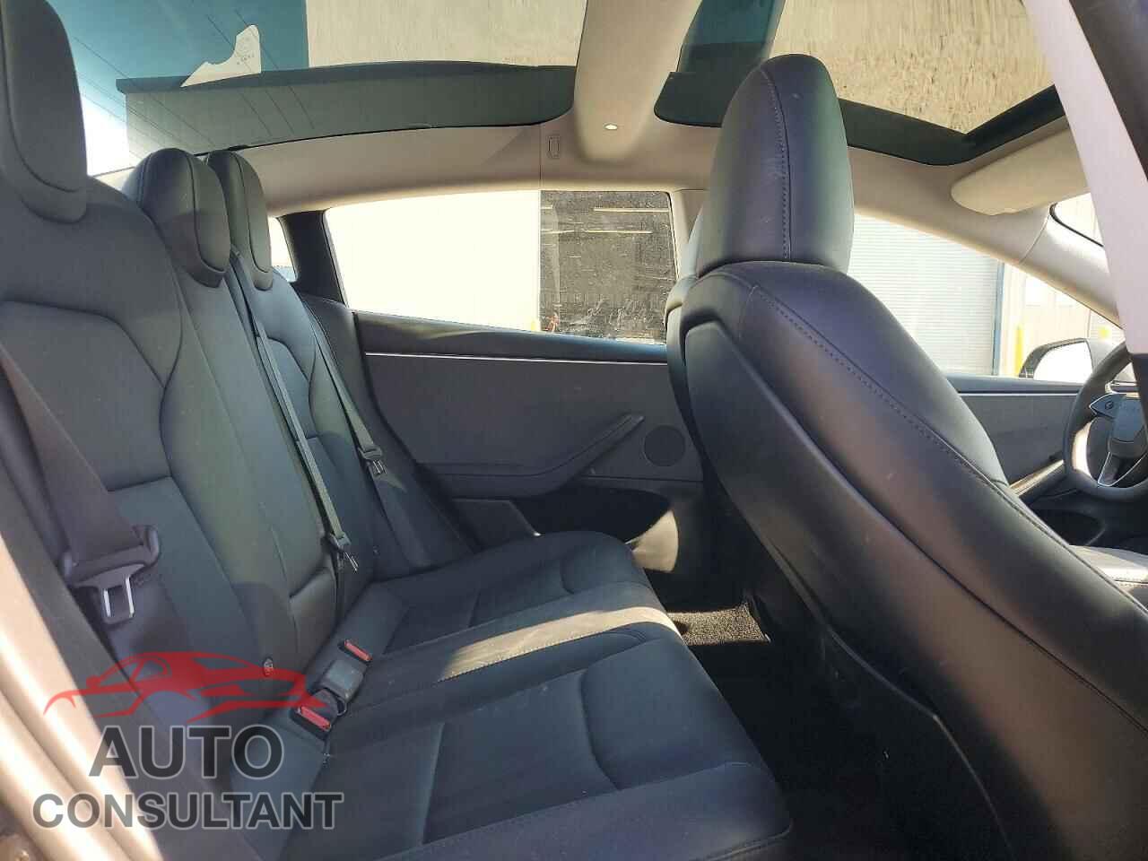 TESLA MODEL 3 2024 - 5YJ3E1EA2RF731095
