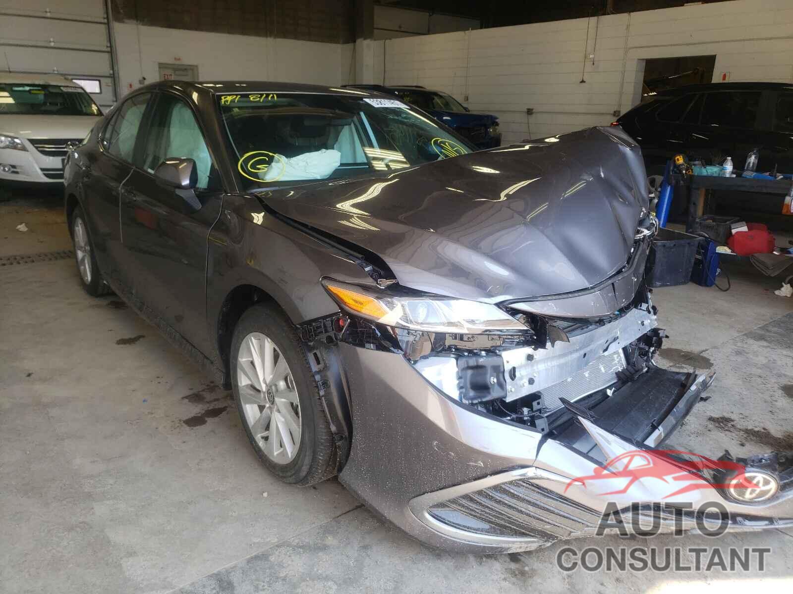 TOYOTA CAMRY 2021 - 4T1C11AK2MU584752