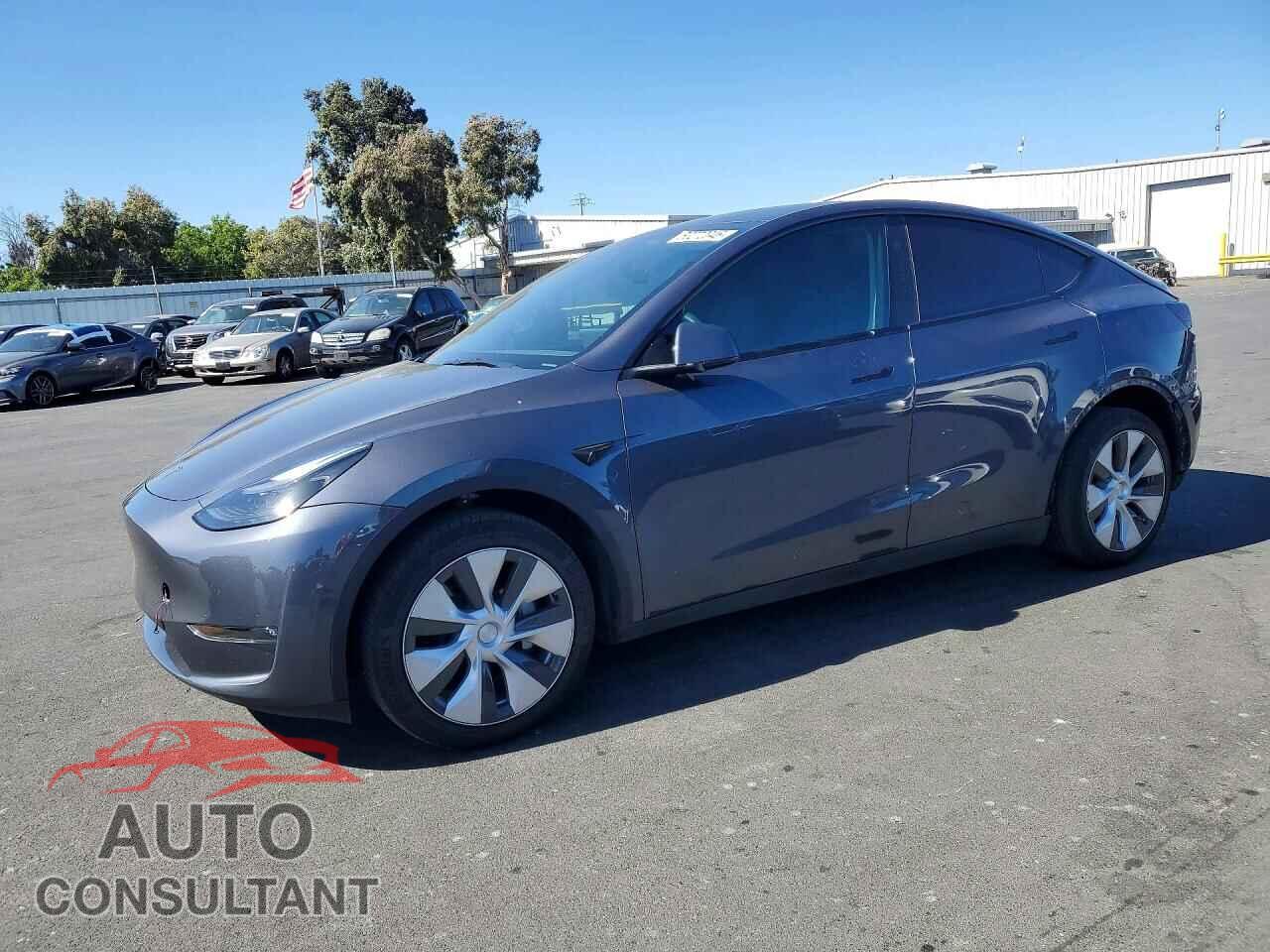 TESLA MODEL Y 2023 - 7SAYGDEEXPF790710