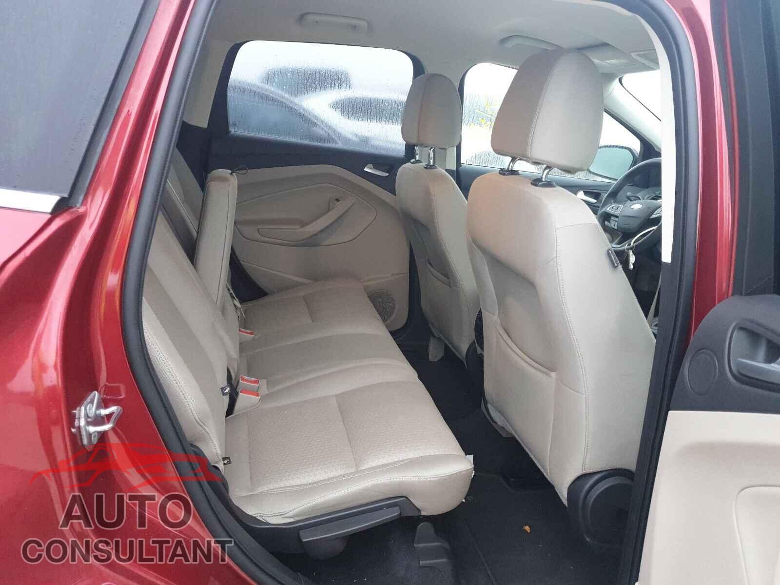 FORD ESCAPE 2017 - 1FMCU0GDXHUC65745
