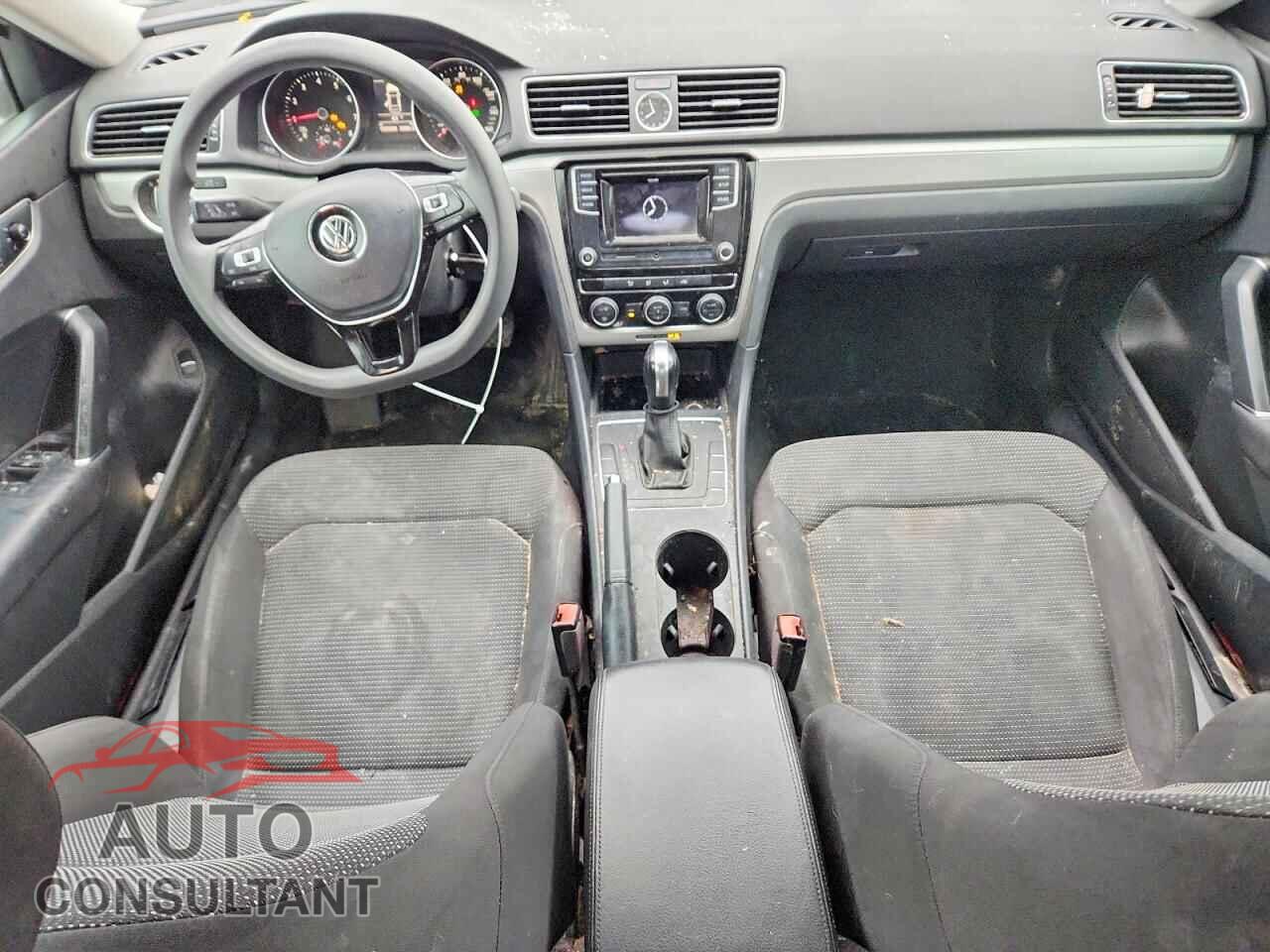 VOLKSWAGEN PASSAT 2017 - 1VWAT7A3XHC053793