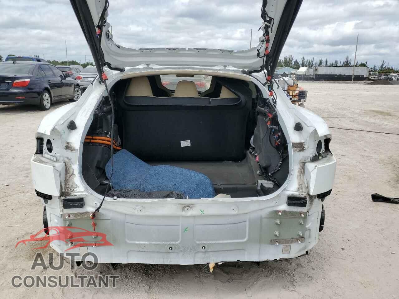 TESLA MODEL S 2015 - 5YJSA1H15FFP68043