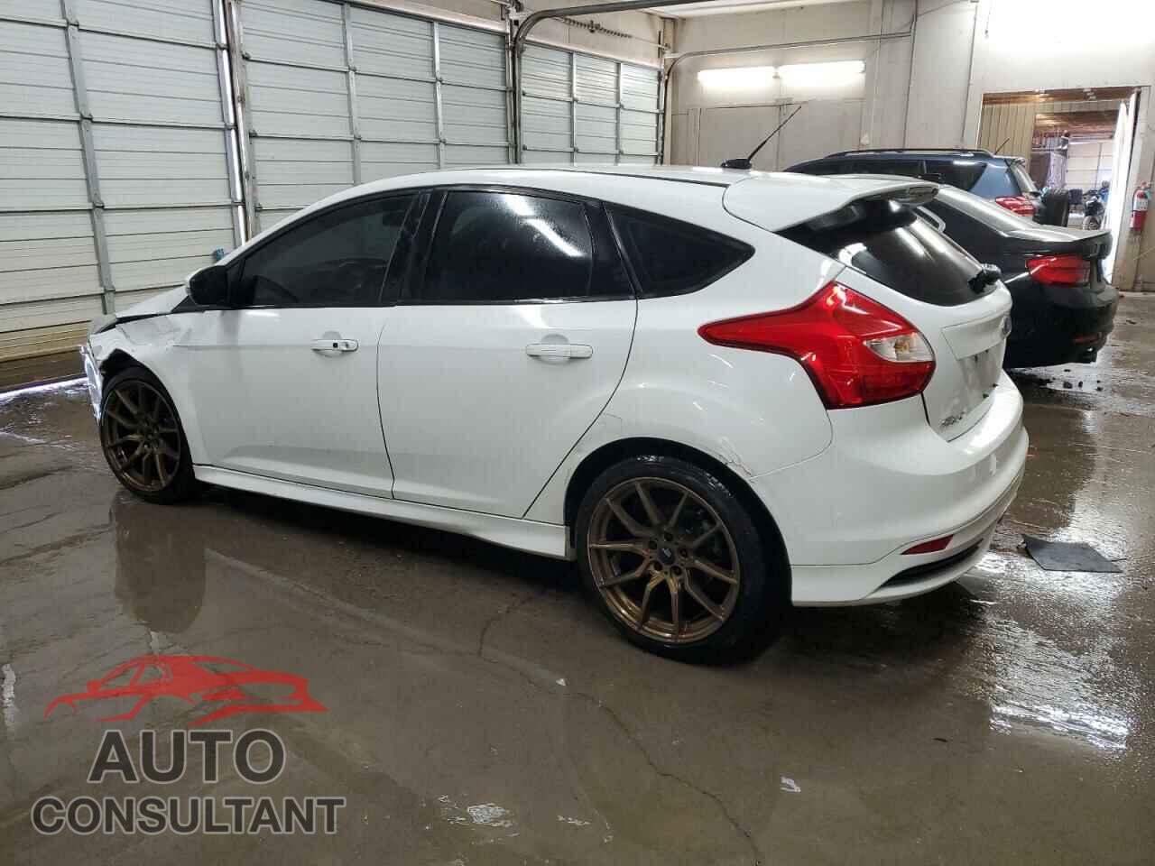 FORD FOCUS 2014 - 1FADP3L96EL340127
