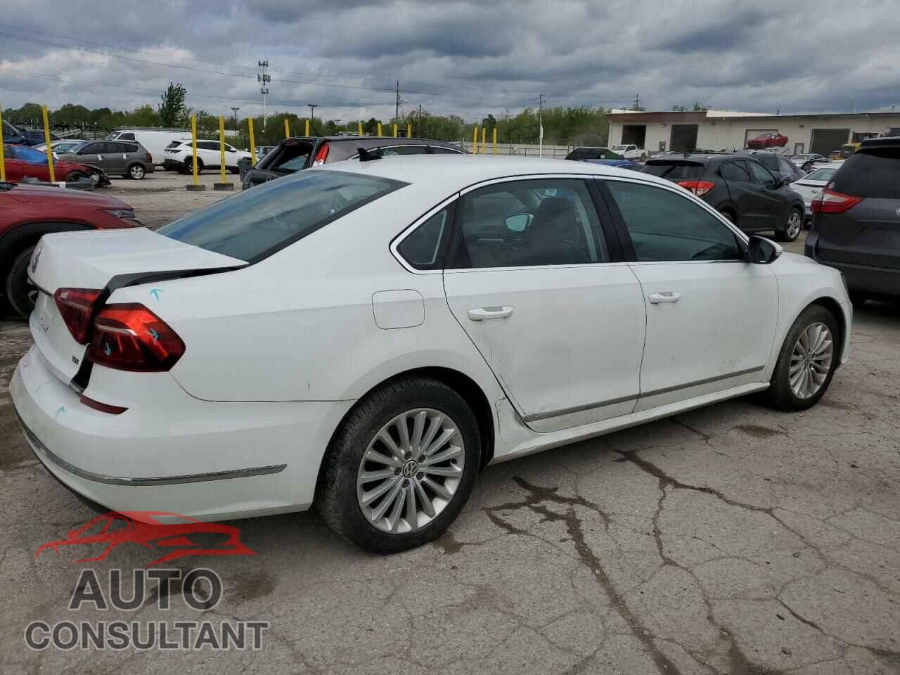 VOLKSWAGEN PASSAT 2017 - 1VWBT7A30HC012903