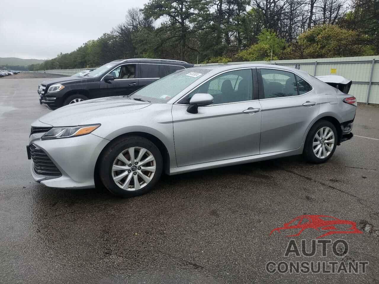 TOYOTA CAMRY 2018 - 4T1B11HK8JU584056