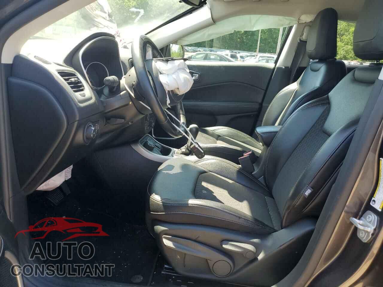 JEEP COMPASS 2020 - 3C4NJDBB9LT132349