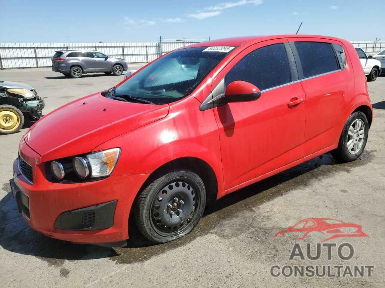 CHEVROLET SONIC 2015 - 1G1JC6SG5F4168901