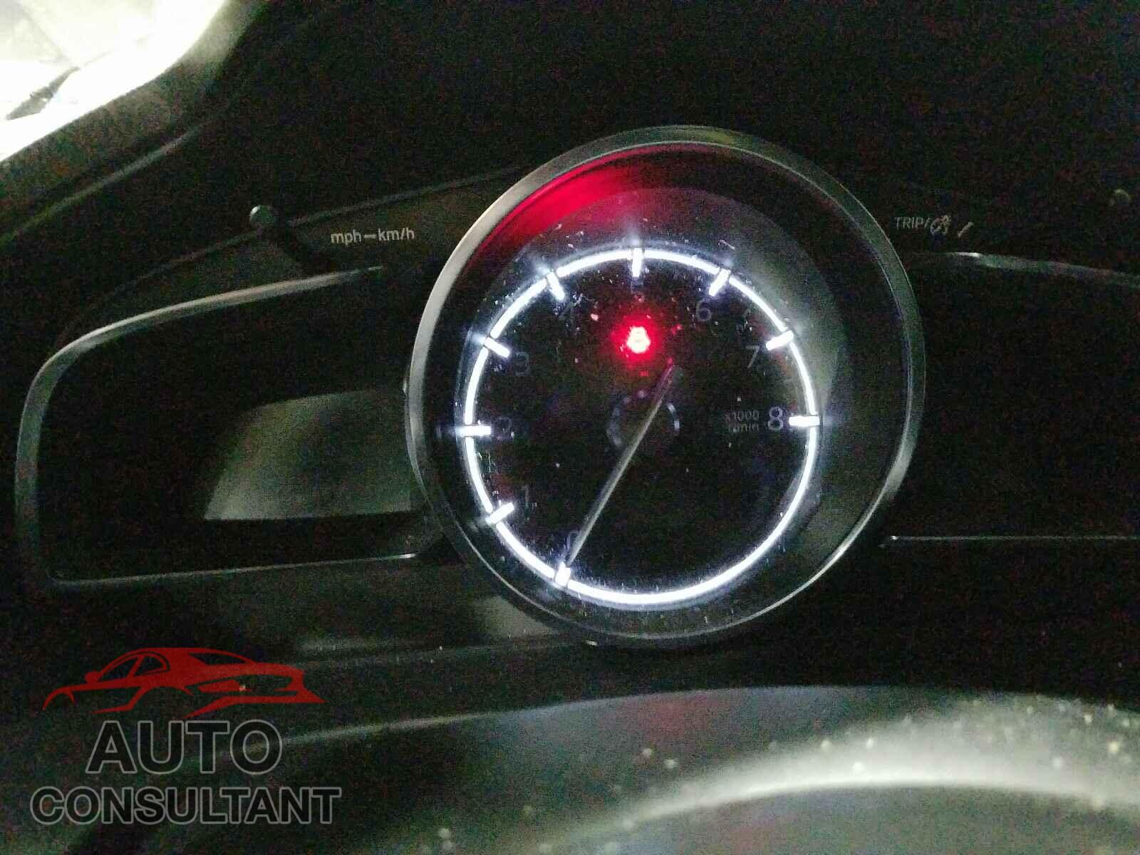 MAZDA 3 2018 - 3MZBN1M30JM185781