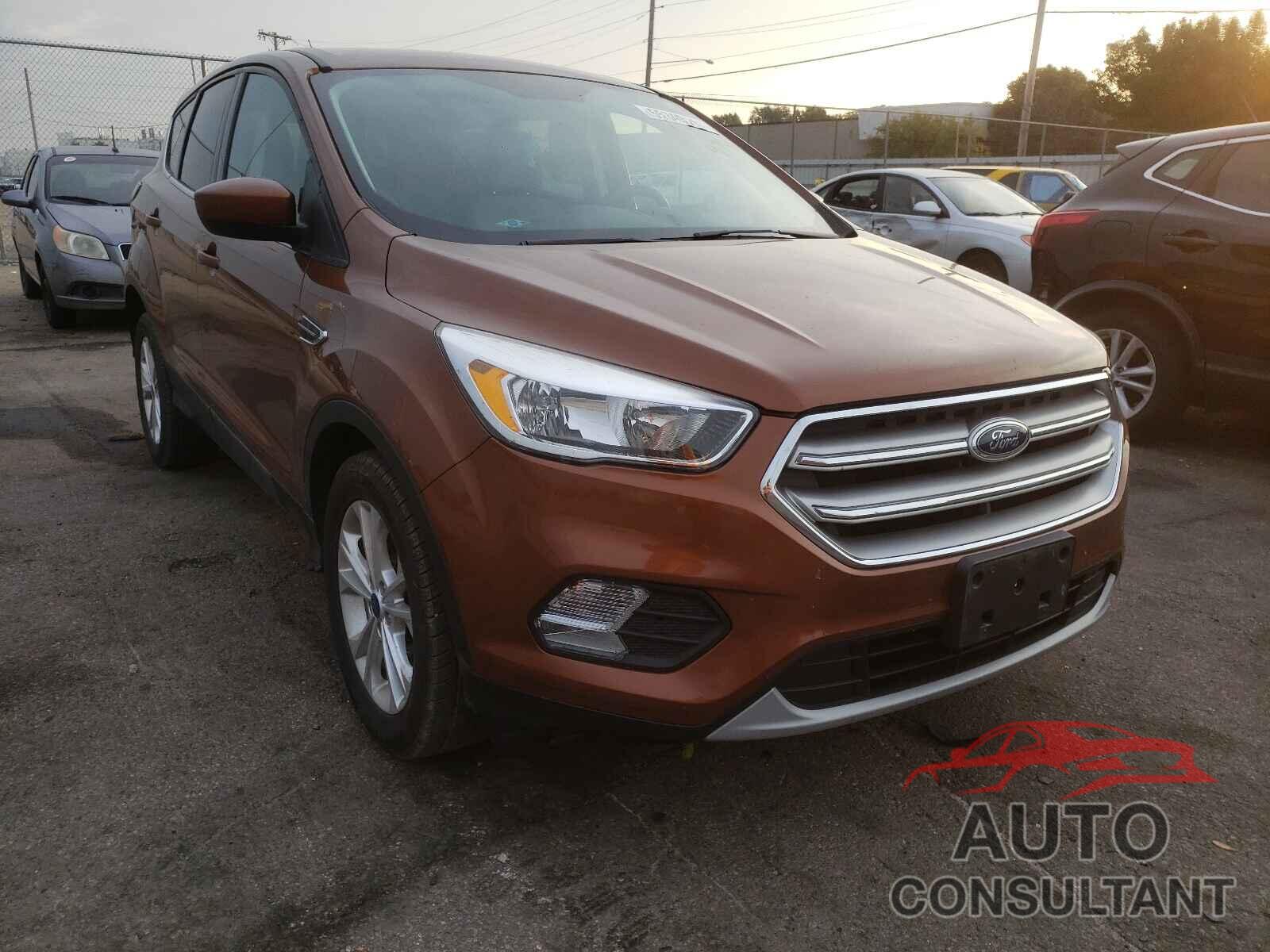 FORD ESCAPE 2017 - 1FMCU0GDXHUD17746