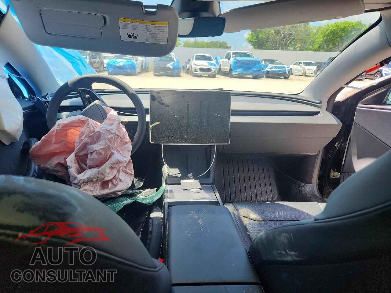 TESLA MODEL 3 2024 - 5YJ3E1EA5RF857158