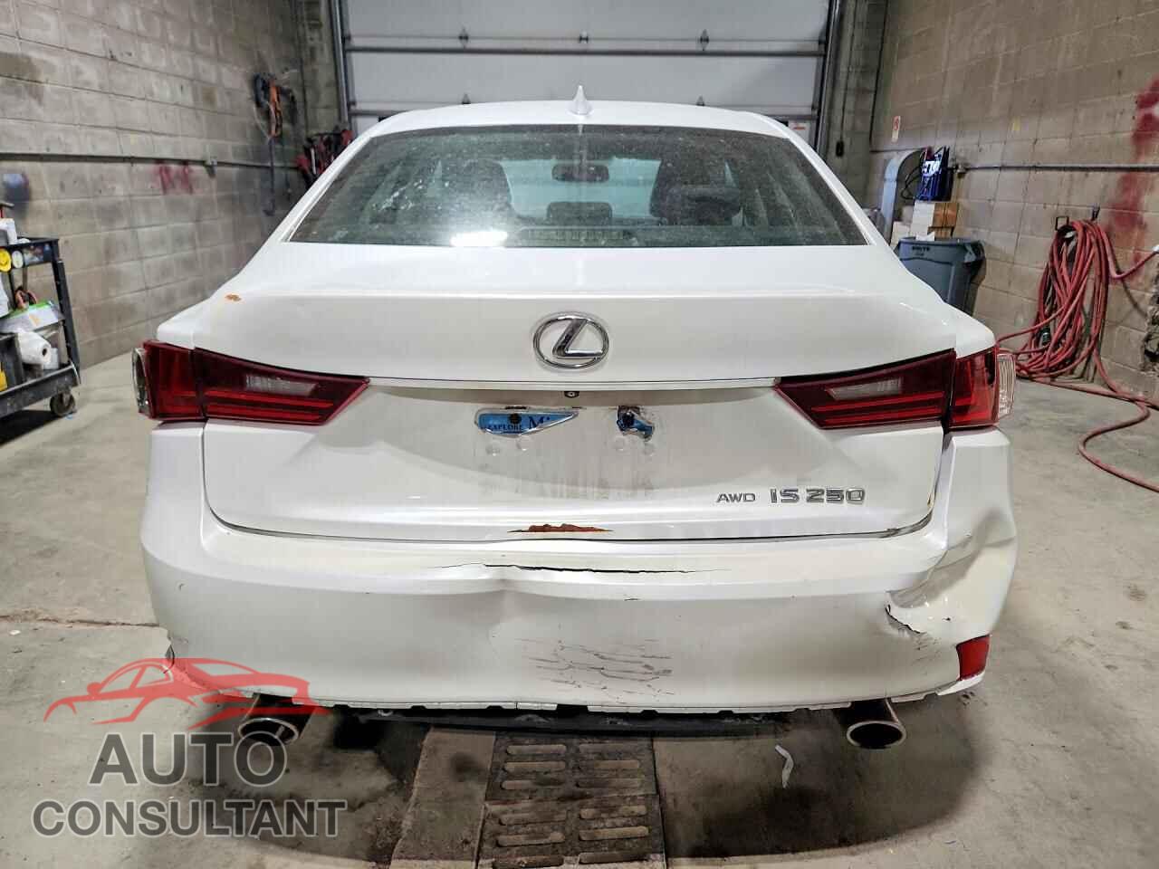 LEXUS IS 2015 - JTHCF1D27F5020950