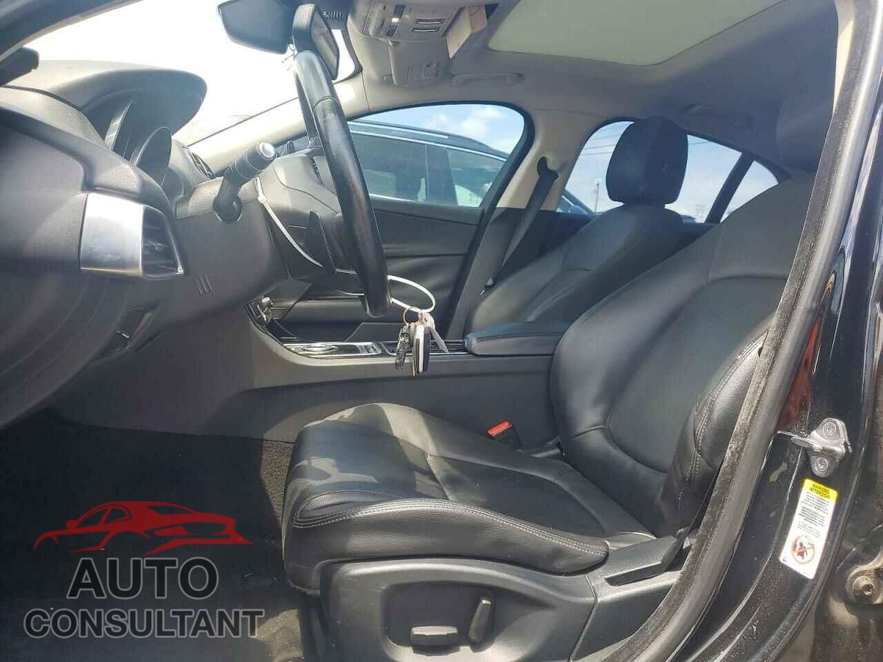 JAGUAR XE 2017 - SAJAR4BG8HA962887