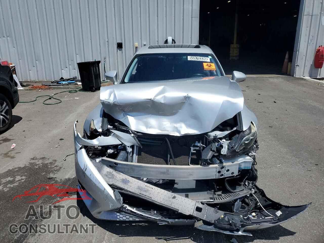 LEXUS IS 2014 - JTHBE1D20E5011391