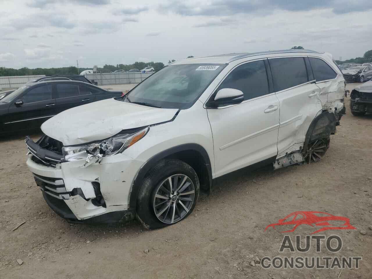 TOYOTA HIGHLANDER 2019 - 5TDJZRFH2KS570786