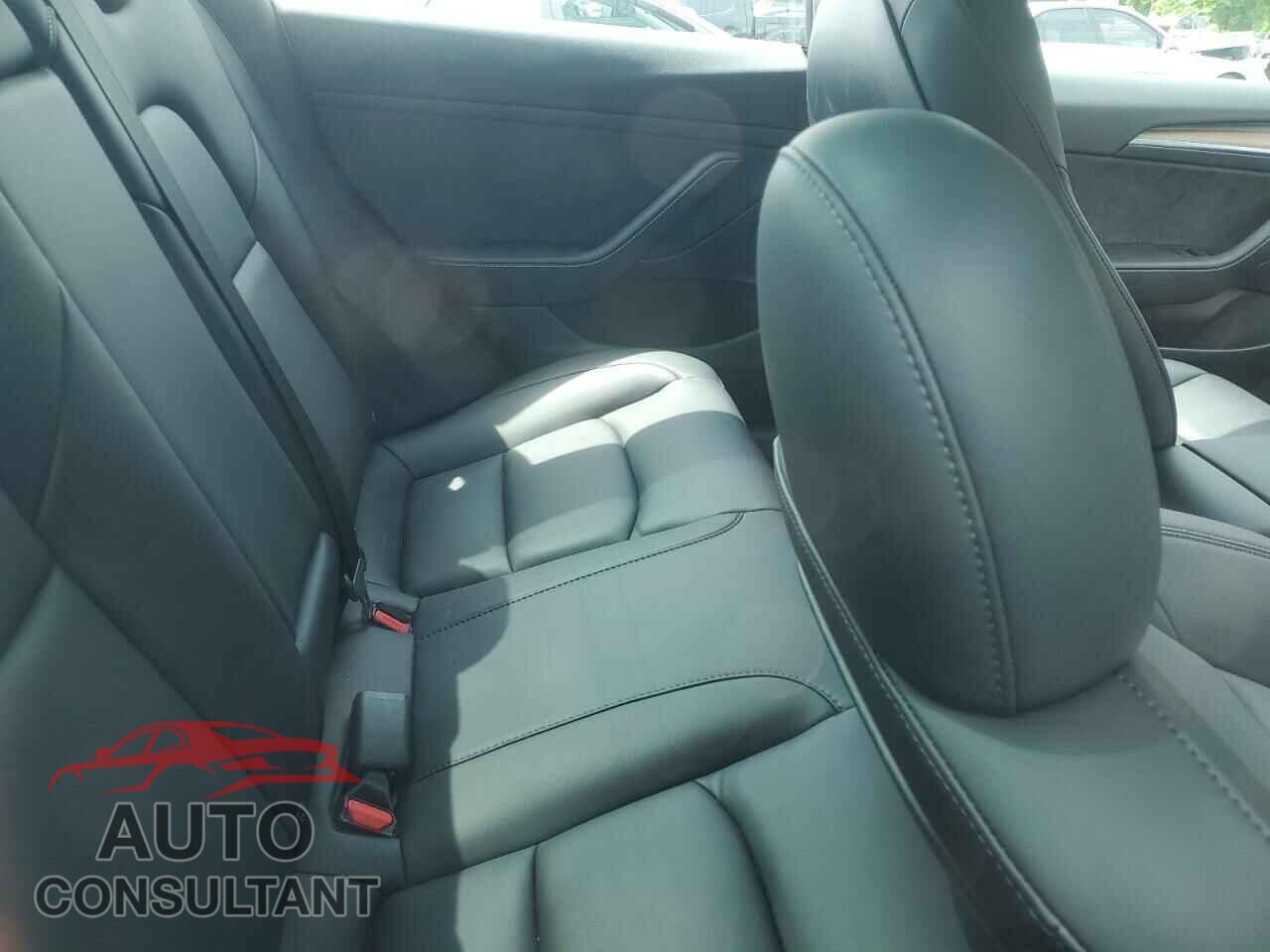 TESLA MODEL 3 2023 - 5YJ3E1EA5PF598829