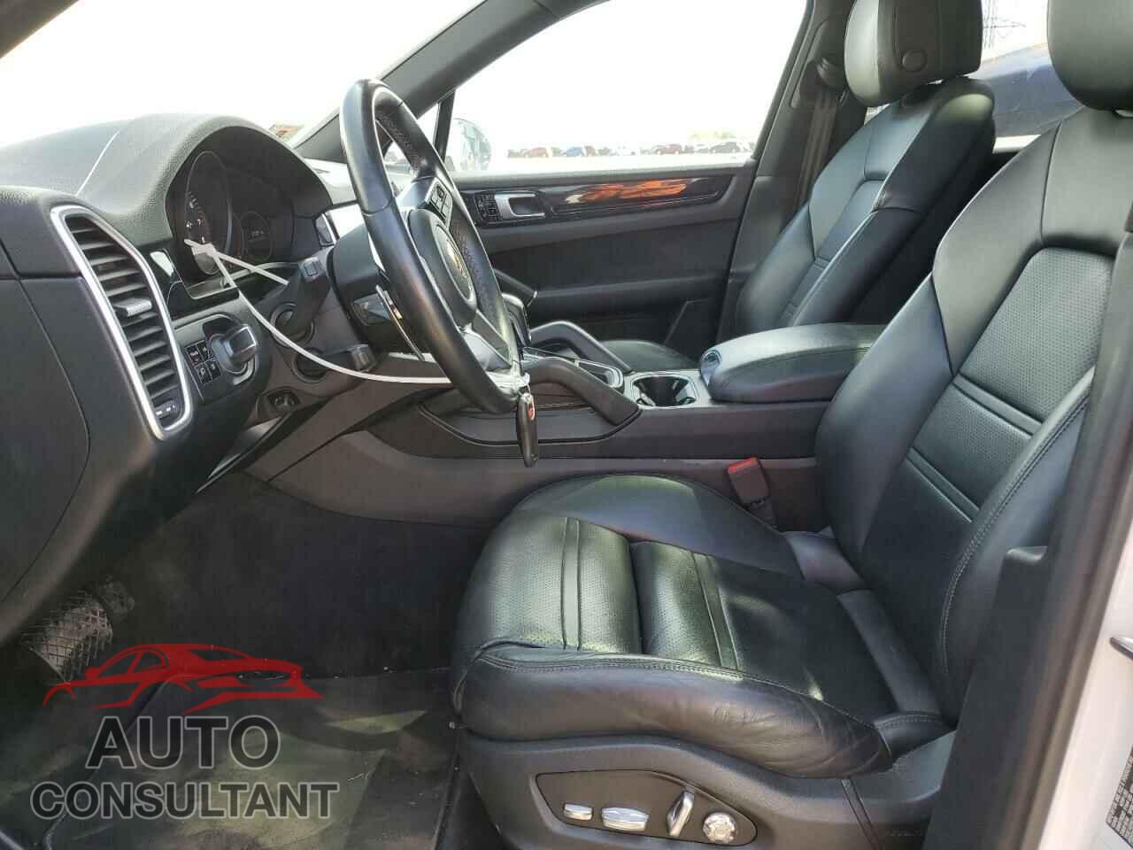 PORSCHE CAYENNE 2019 - WP1AA2AY5KDA13984