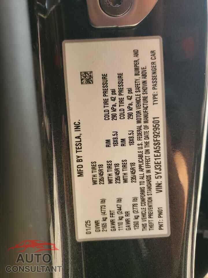 TESLA MODEL 3 2025 - 5YJ3E1EA5SF929501