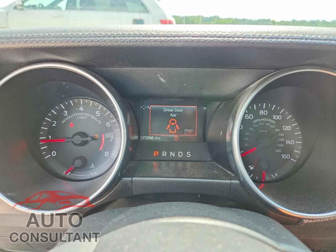 FORD MUSTANG 2018 - 1FATP8UH7J5128933