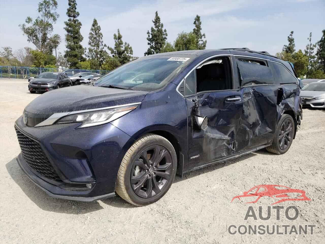 TOYOTA SIENNA 2021 - 5TDXRKECXMS041127