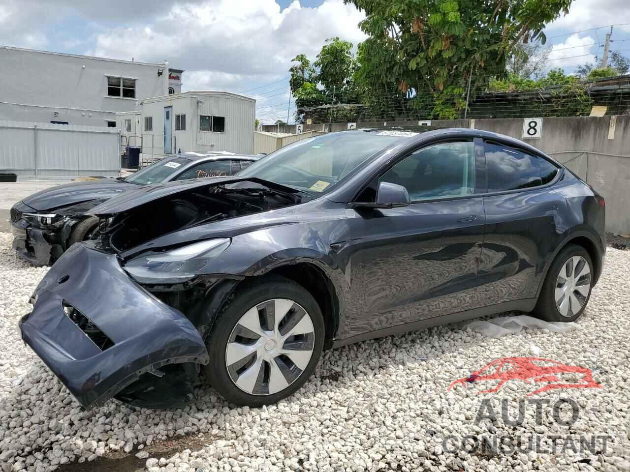 TESLA MODEL Y 2024 - 7SAYGDED2RF040079