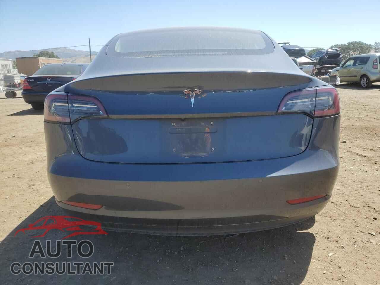 TESLA MODEL 3 2018 - 5YJ3E1EA1JF020024